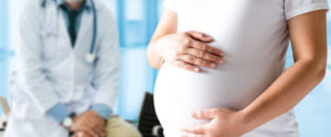 Várandós nők és szoptató anyák COVID-19 elleni védőoltása